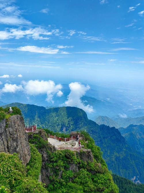 峨眉山旅游景点大全_峨眉山旅游攻略大全